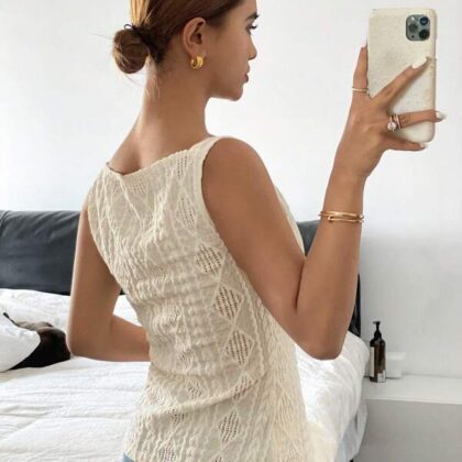 Geometric Slim Button Sleeveless Blouse – เสื้อเชิ้ตแขนกุดลายเรขาคณิตทรงสลิม