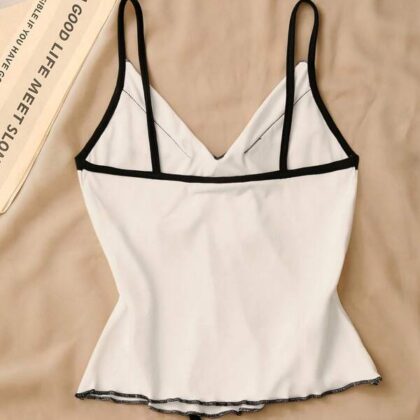 Bow Ruffle Elegant Fitted Cami – เสื้อสายเดี่ยวโบว์ระบายทรงเข้ารูปสวยหรู