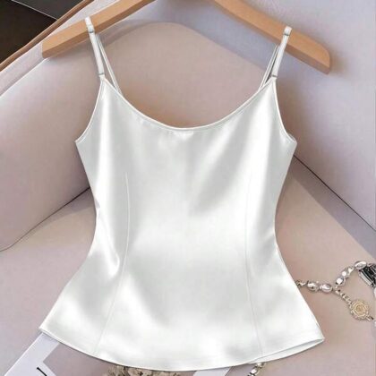 GlowEve Pleated Waist Shiny Woven Multi-Season Cami – เสื้อสายเดี่ยวจับจีบเอวผ้าทอเงา GlowEve