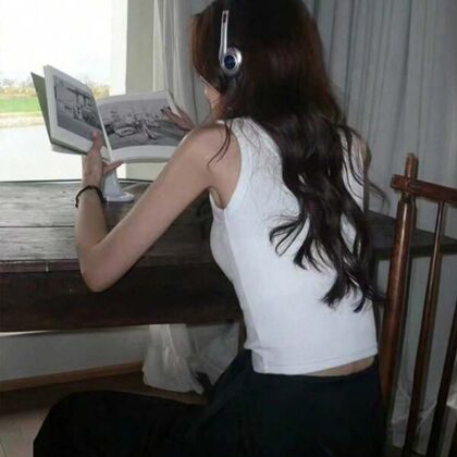 Solid Round Neck Easy Comfy Summer Cami – เสื้อกล้ามสีพื้นคอกลมสบายฤดูร้อน