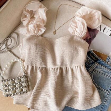 Frenchy Solid Ruffle Relaxed Cami – เสื้อกล้ามสีเรียบระบายพักผ่อน Frenchy